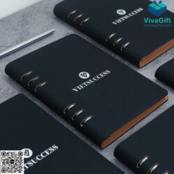 Sổ Tay Bìa Còng B014 Da PU Khắc Logo – Quatangviva.com