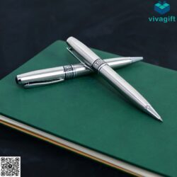 Bút Kim Loại Xoay Khắc Tên V022 Làm Quà Tặng – butkyquatang.com