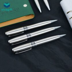 Bút Kim Loại Xoay Khắc Tên V022 Làm Quà Tặng – Quà Tặng Viva