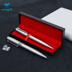 Bút Kim Loại Xoay Khắc Tên V022 Làm Quà Tặng – Quà Tặng Viva