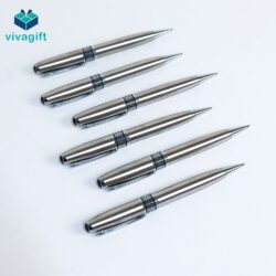 Bút Kim Loại Xoay Khắc Tên V022 Làm Quà Tặng – Quà Tặng Viva