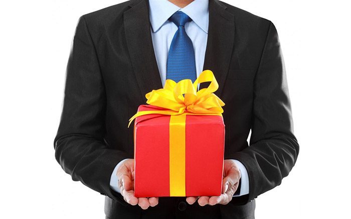 quà tăng lễ quốc khánh 2/9 ý nghĩa, ấn tượng năm 2021
