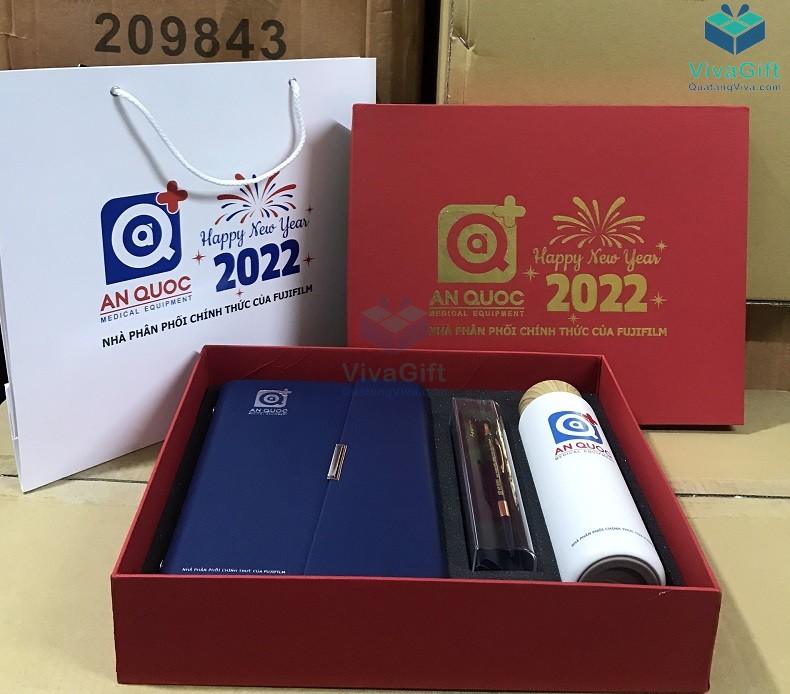 Túi Giấy Đựng Set Quà Tặng Có Quai Xách In Logo TG04 13