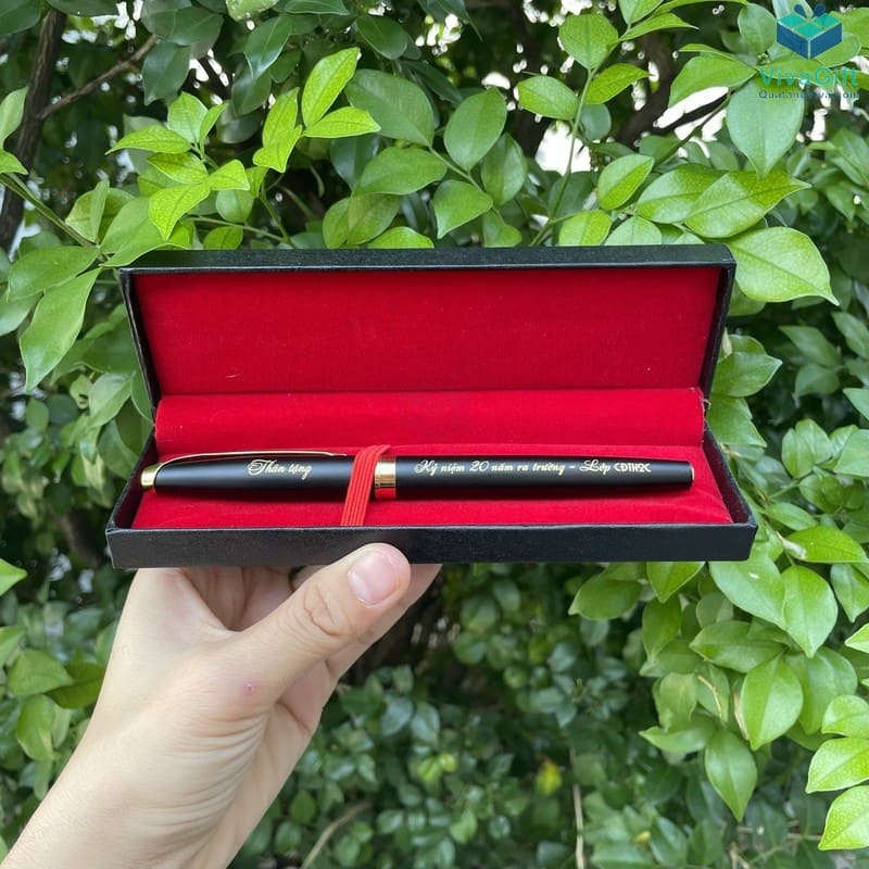 Bút Bi Kim Loại Nắp Đậy Khắc Tên V036 16