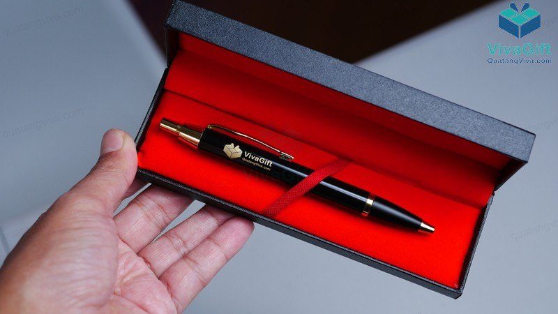 Bút Kim Loại Bấm V047 Khắc Tên 10