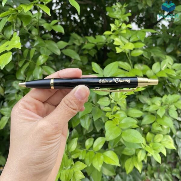 Bút Kim Loại Bấm V047 Khắc Tên 5
