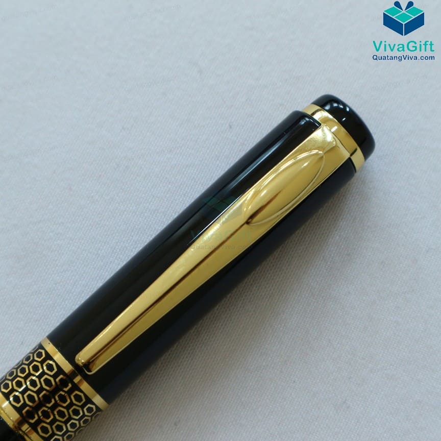 Bút Kim Loại Nắp Đậy V027 Khắc Tên 4