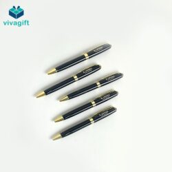 Bút Kim Loại Xoay Khắc Tên V020 Làm Quà Tặng – Quà Tặng Viva