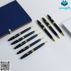 Bút Bi Kim Loại Xoay Khắc Tên V035 – Butkyquatang.com