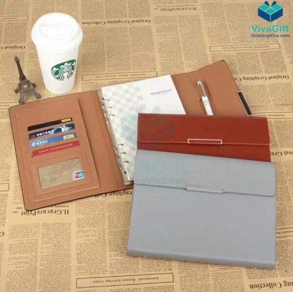 Sổ Tay Bìa Còng Gập 3 B038 Kèm Khoá Nam Châm In Logo Theo Yêu Cầu