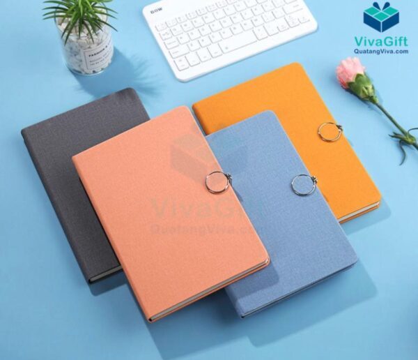 Sổ Tay Dán Gáy B047 Kèm Khoá Nam Châm Làm Quà Tặng