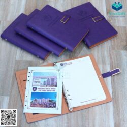 so-tay-bia-cong-gap-2-co-khoa-kim-loai-b098-8