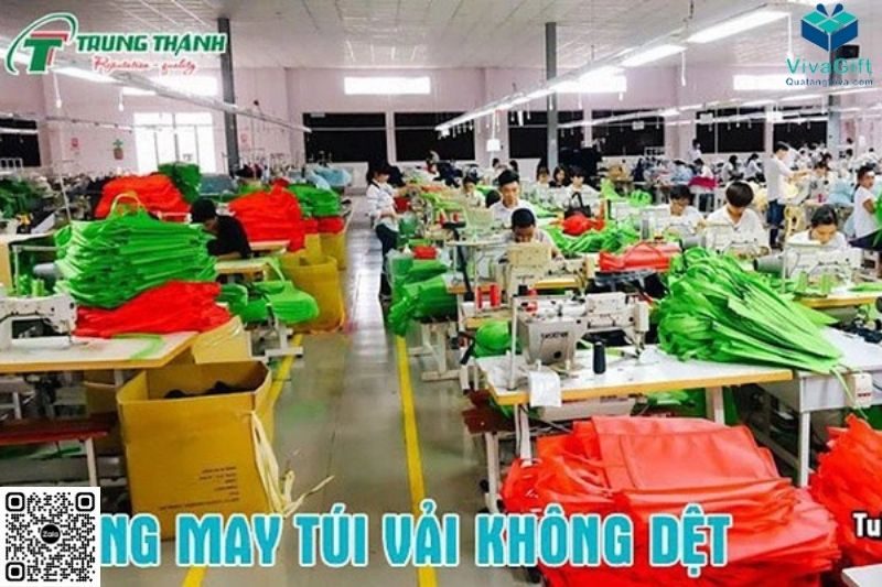 top-10-xuong-san-xuat-tui-vai-uy-tin-chat-luong-1
