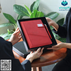 giftset-so-tay-da-nang-kem-sac-du-phong-usb-va-but-kim-loai-gs158-5