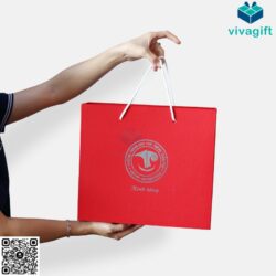 set-qua-tang-binh-giu-nhiet-but-va-ao-dong-phuc-gs161-1