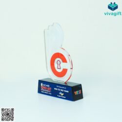 Kỷ Niệm Chương Pha Lê Biểu Tượng Ok KN-P203 _ Quatangviva.com