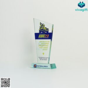 Kỷ Niệm Chương Pha Lê Hình Chữ V KN-P212 3