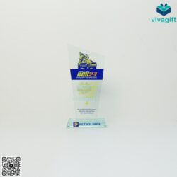 Kỷ Niệm Chương Pha Lê Hình Chữ V KN-P212 – Quatangviva.com