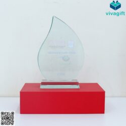 ky-niem-chuong-thuy-tinh-chiec-la-kn-t104-4